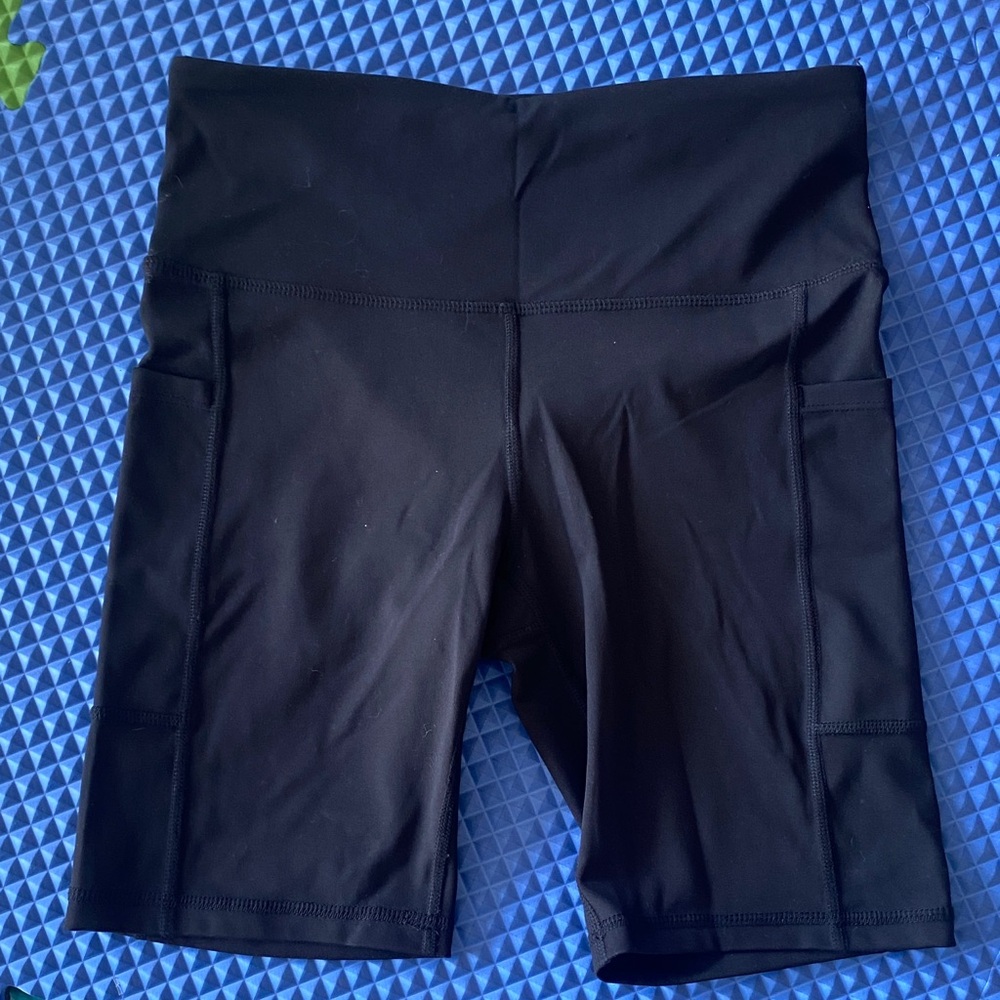 Xersion Black High-Rise Bike Shorts with Side Pockets